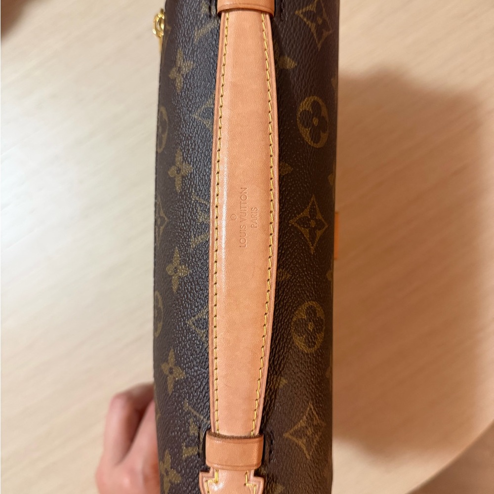 AUTHENTIC Louis Vuitton Monogram Pochette Metis Bag - Picture 2 of 15